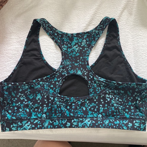 XL SPORTS BRA Black & shades of green racer style back size 12- 14 best fit NWOT - Picture 6 of 6